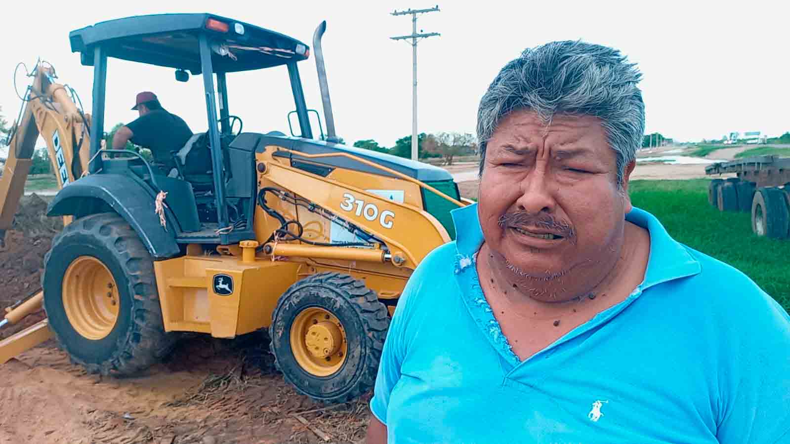 Trabajadores de COOSAPAC realizando mantenimiento en la red